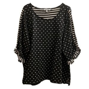Rose + Olive, Off White/Black, Kimono Ruffle Sleeves, Hearts Print Top, Size 3X